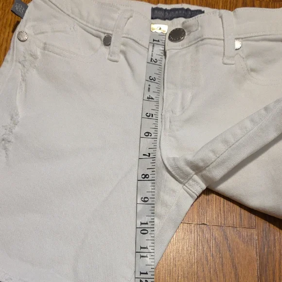 Rock & Republic Light Gray Jean Shorts - Picture 6 of 7
